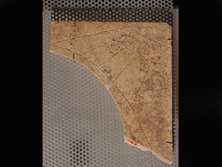 https://www.museovilladitraiano.it/immagini_articoli/110/079-orologio-solare-a-quadrante-verticale-pelecinum-330.jpg