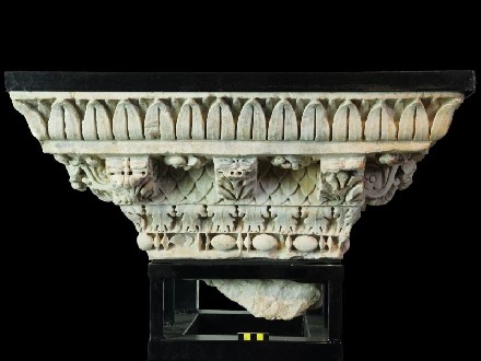https://www.museovilladitraiano.it/immagini_articoli/133/102-frammento-di-trabeazione-cornice-di-pulvino-140-330.jpg
